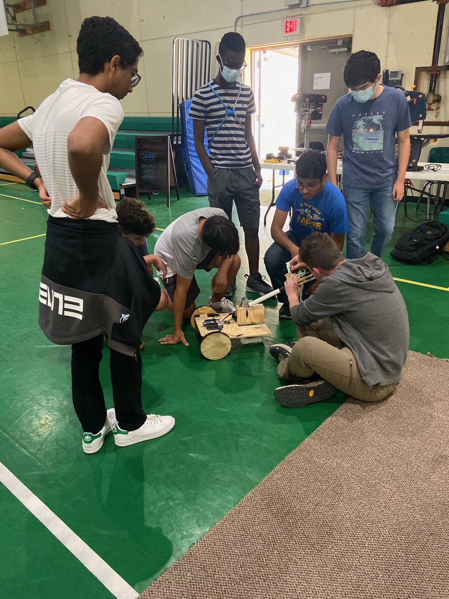 sunnyvalerobot2's tweet photo. Success at Demo Day✅ #DallasBEST #robotics2021 https://t.co/Imp35E1idv