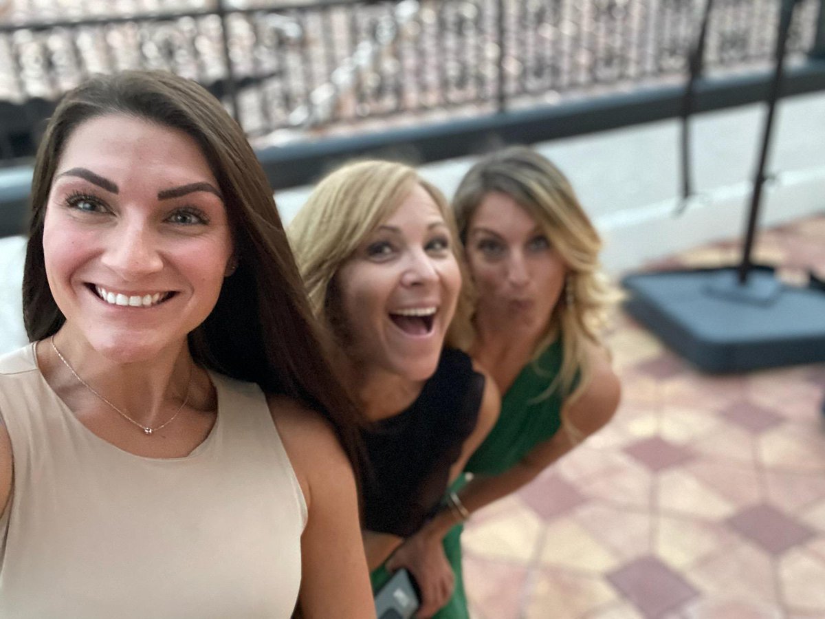 maryann0226's tweet photo. Back in town just in time for a wedding!!
#keepongoin #sleepwhenyourdead https://t.co/MDYUwA6N22
