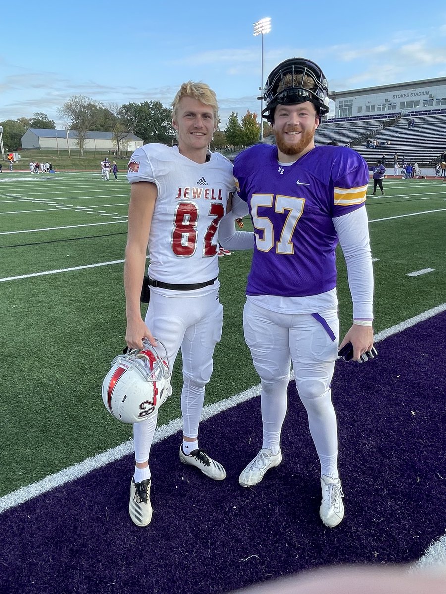 Kearneybulldog1's tweet photo. They were opponents today on the field, but Once A Bulldog, Always A Bulldog! Proud of these 2 @blakeweakley32 and @BlbBrady https://t.co/FvcLsUfXth