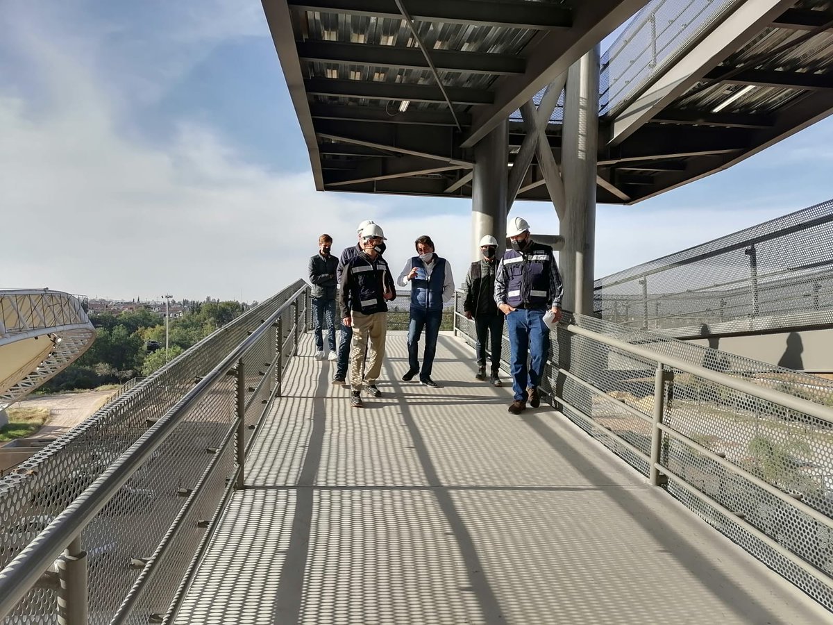ObrasAgs's tweet photo. Esta mañana el titular de la #SOP José de Jesús Altamira, llevó a cabo una gira de supervisión en las obras que se realizan como son el Distribuidor Vial Pulgas Pandas,  Puente Camino a San Ignacio y la Arena San Marcos, con el fin de conocer y verificar los avances. https://t.co/Wq9rZKK2Eb