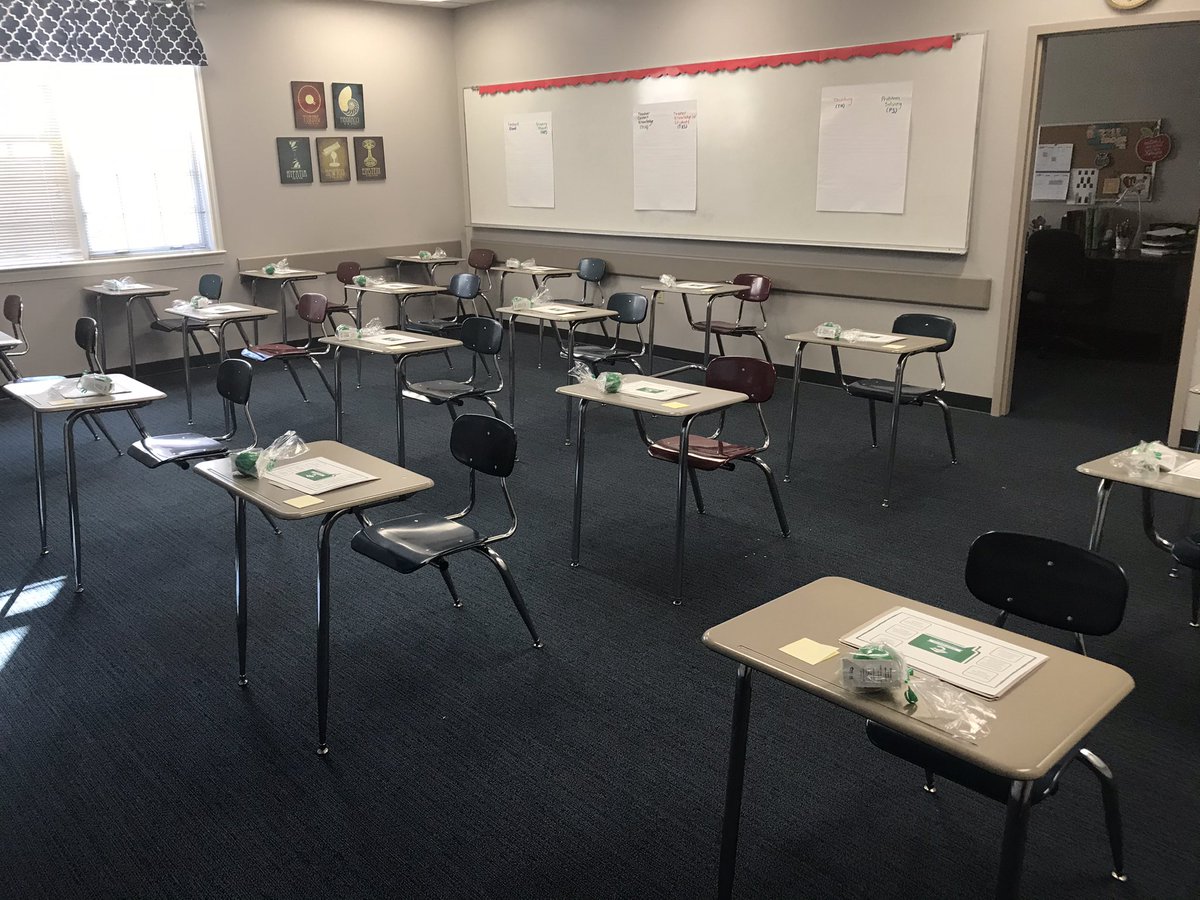 kimdennis_10's tweet photo. Enjoyed the day of learning at @TMTATNMath Conference with @AP_NLavigne! #cmcssinduction https://t.co/xZyQ4VfSld