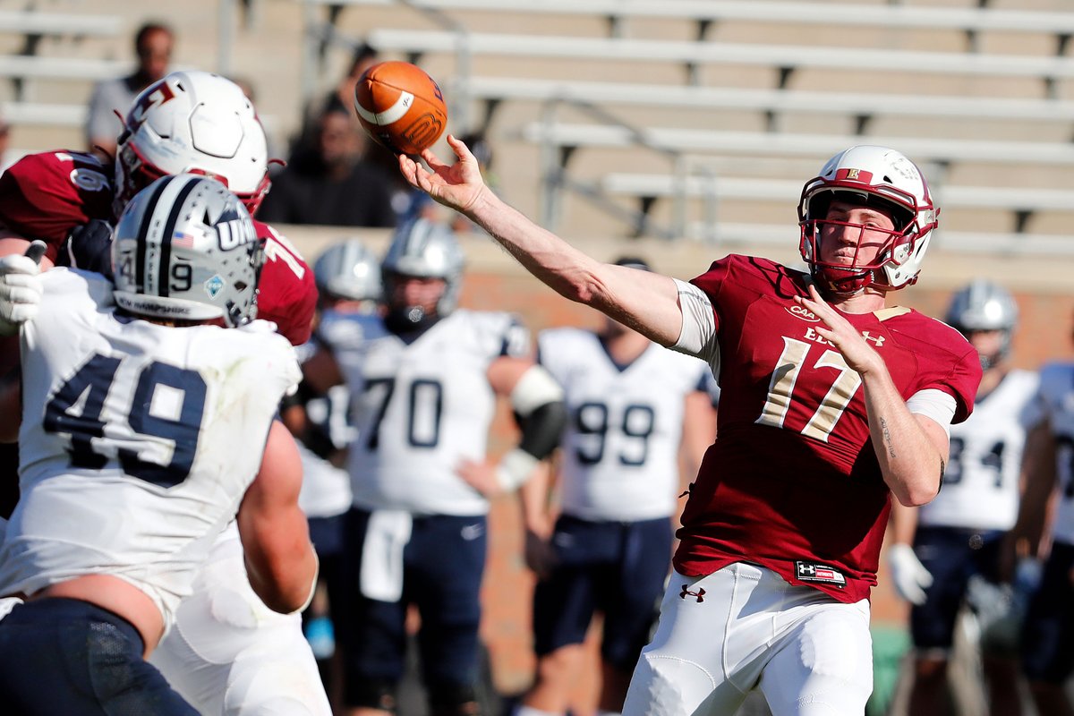 ElonFootball's tweet photo. The story of the season has been "RESILIENCY". Another great example today. After throwing an interception that led to a UNH score, Davis Cheek completed 20 of his next 21 passes, including 17 in a row. 

ELON 24, NEW HAMPSHIRE 10

#AED https://t.co/5N8oLRl1jz