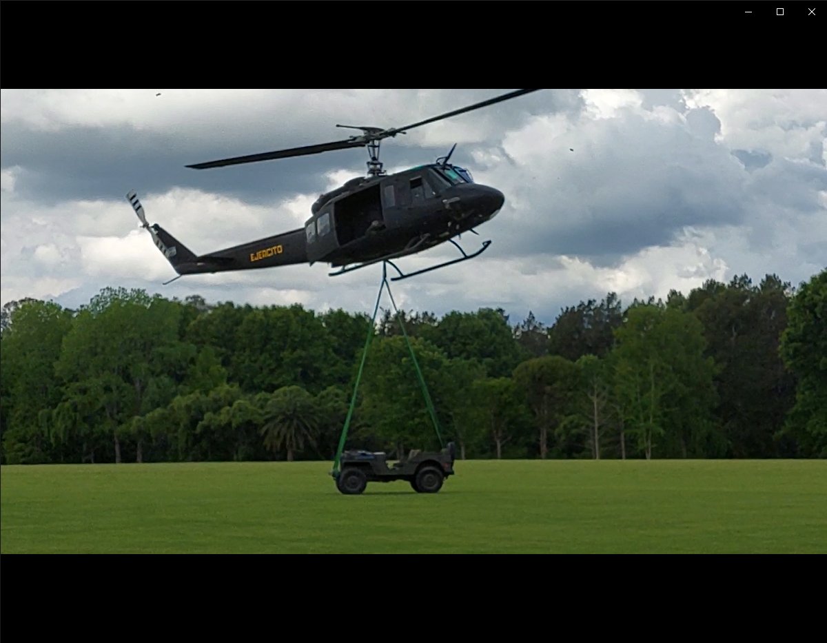 LNautos's tweet photo. Con este helicóptero del Ejéricito trayendo por el aire un impecable #Willys MA 1y941 #Jeep celebró hoy la finalizción del documental de Discovery “Jeep: 80 años de una Leyenda” de 6 capìtulos, que comenzó el 5 de octubre por esa señal. Tambièn por Youtube https://t.co/5UyVt0k20g https://t.co/0JBCZ4dUVS