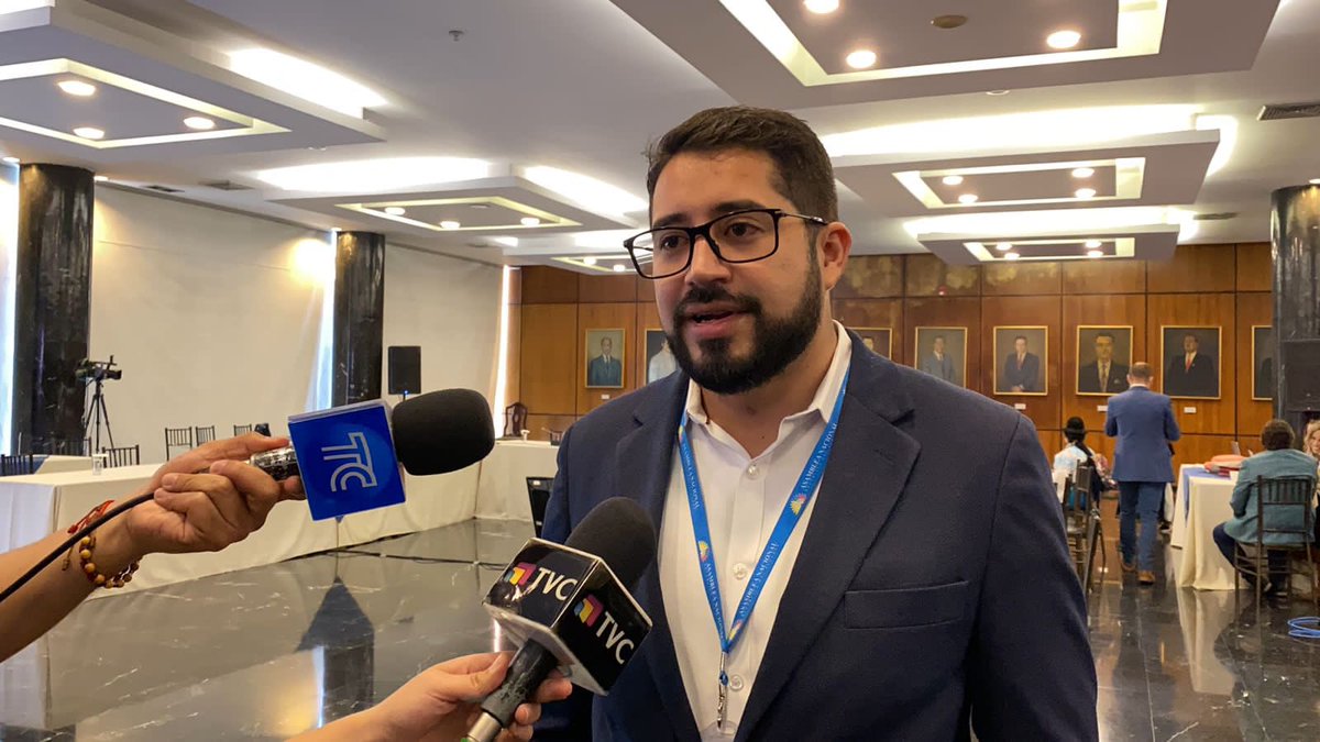 EitelZambranoEc's tweet photo. 📌 #Sab23 | Hoy estuvimos presente en la sesión #38 #39 de la Comisión de @DerHumanosAN en la sede del Palacio Legislativo de la @AsambleaEcuador
En virtud con la investigación del caso denominado #PandoraPapers . ⚖️
@BancadaAN_EC
#eitelasamblea #juntoslologramos https://t.co/lrAqqVDzVk