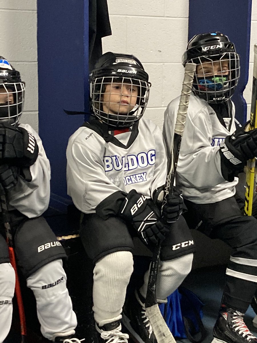 BulldogsAA's tweet photo. Bulldogs Mite Devo with some pregame prep before a 3 on 3 tilt today.  Future Is looking good for the Dogs #gobulldogs #godogs #futuredogs https://t.co/u44HDAj3oG