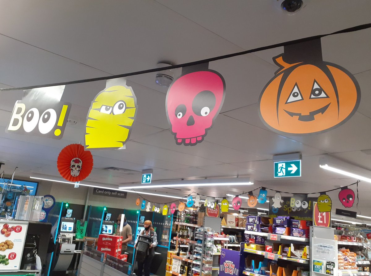 CoopSandra's tweet photo. It's nearly Halloween - stock up on spooky treats at your local @coopuk store!
#TrickOrTreat #PumpkinLanterns
#AmericanStyleGuising
#BloodCurdlingCoop #ScarySweeties #ItsWhatWeBoo
@derek_coop @__Stephenk__ https://t.co/spCKvnSL3x