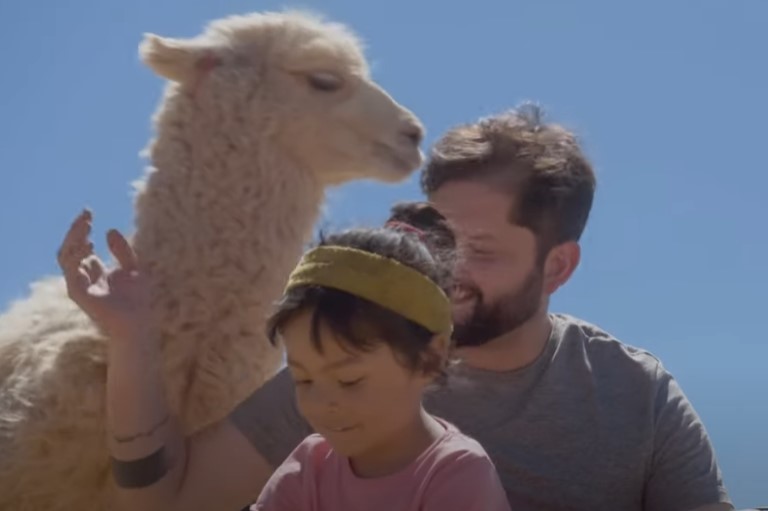 🌳🦙 Somos diferentes, pero juntos somos UNO. 

#Seguimos <a href="/gabrielboric/">Gabriel Boric Font</a>