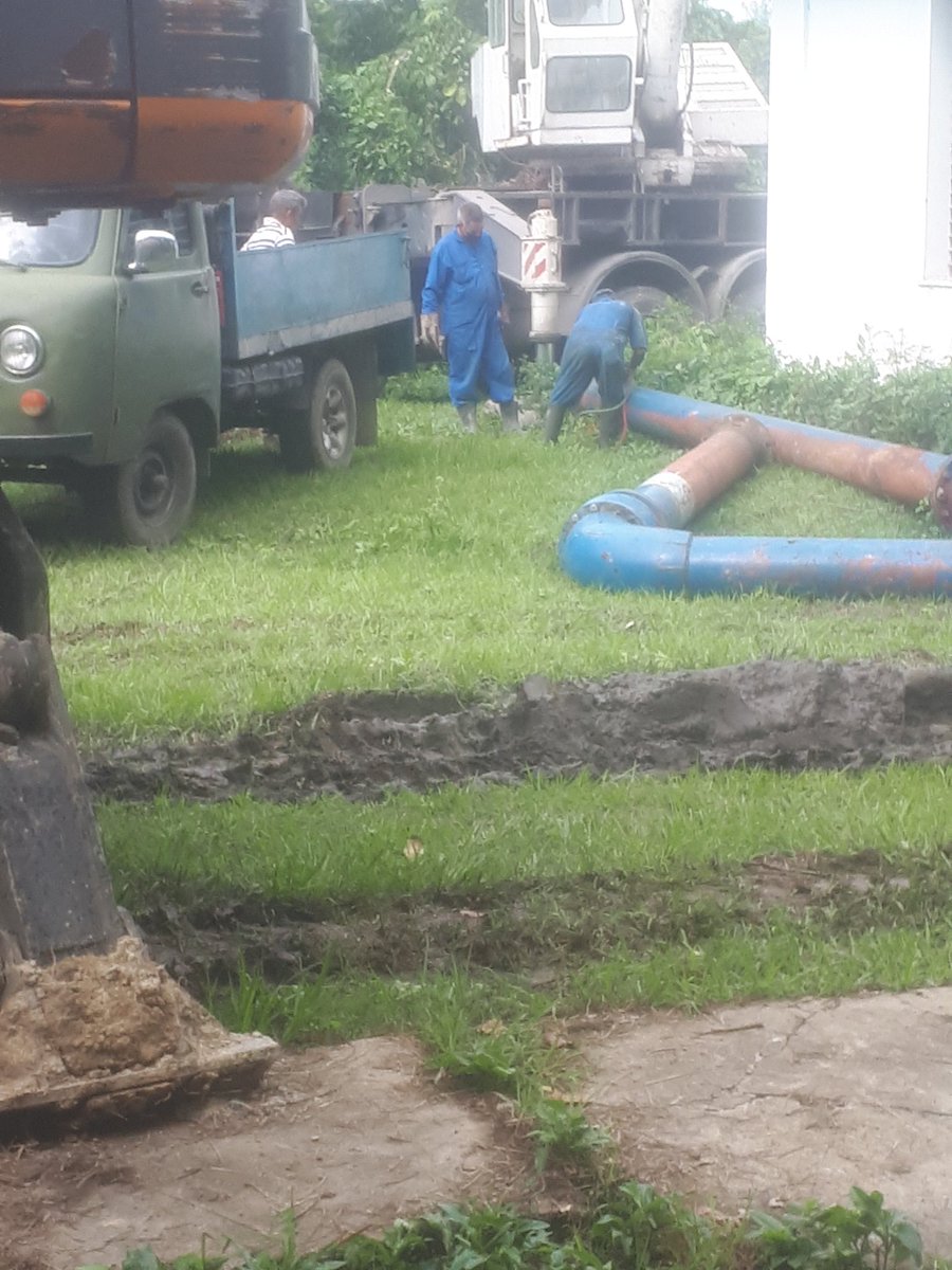Comienzan los complejos trabajos del montaje de la nueva bomba de 200 l/s en la planta de filtro de Cumanayagua.