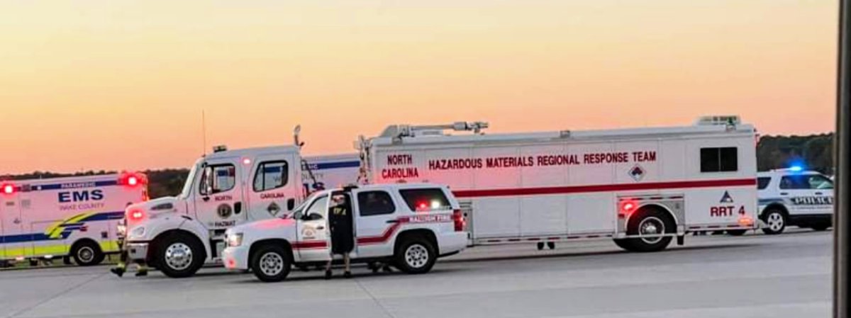 RaleighScan's tweet photo. Aircraft Emergency landing at RDU 
F91159 from Norfolk to Orlando
Smoke in the cabin https://t.co/O2uAlXCEwG