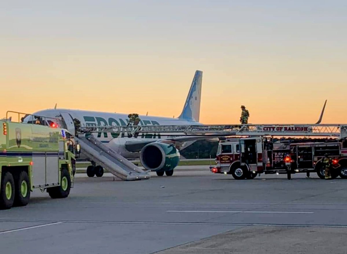 RaleighScan's tweet photo. Aircraft Emergency landing at RDU 
F91159 from Norfolk to Orlando
Smoke in the cabin https://t.co/O2uAlXCEwG