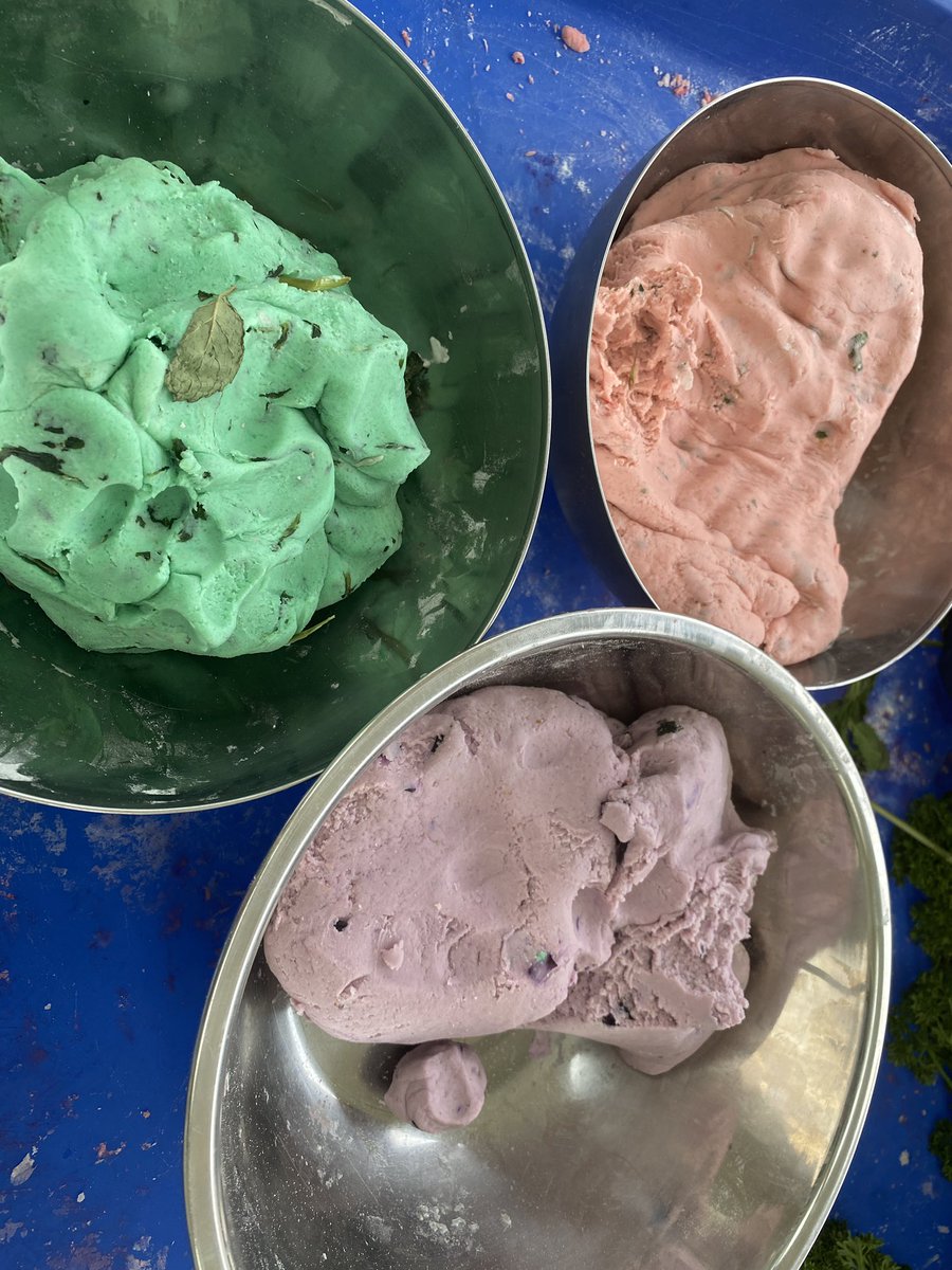 jaibb2n's tweet photo. We add natural ingredients to our playdough making. I love how we roll, squeeze, and stomp the dough. #naturelearning #documentinglearning #earlyyears #k2rocks #natureplay #msjai #uisgz #K2uisgz https://t.co/Uy2TS0zUlb
