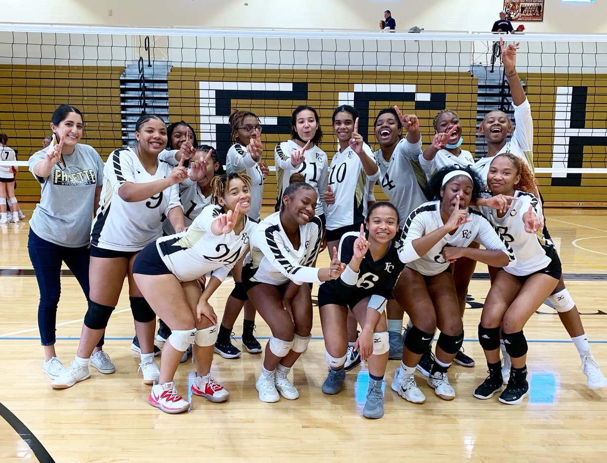 FCHSTigers's tweet photo. #Elite8Bound🏐 @MsConley3 @FCHSTigers @FCHSTIGERSPORTS @fcboe #WeAreFayette #GrlPwr🖤💛🐅😤 https://t.co/xbK03IPxlD