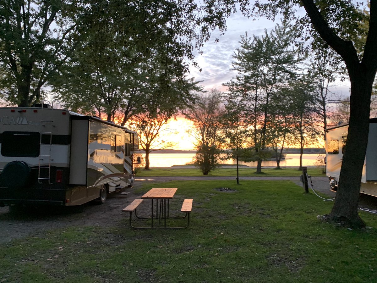 RideauAcresCamp's tweet photo. Fall camping @RideauAcresCamp https://t.co/qiI3KGXOdB