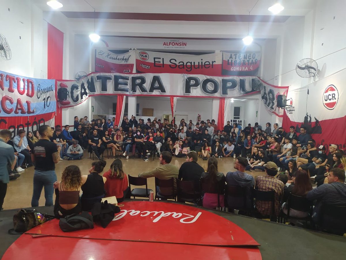javcristo's tweet photo. La #canterapopular  de la @UCRCapital por una Argentina diferente. 
@AteneoLibertad @jrateneo https://t.co/TnO2gU3Esq