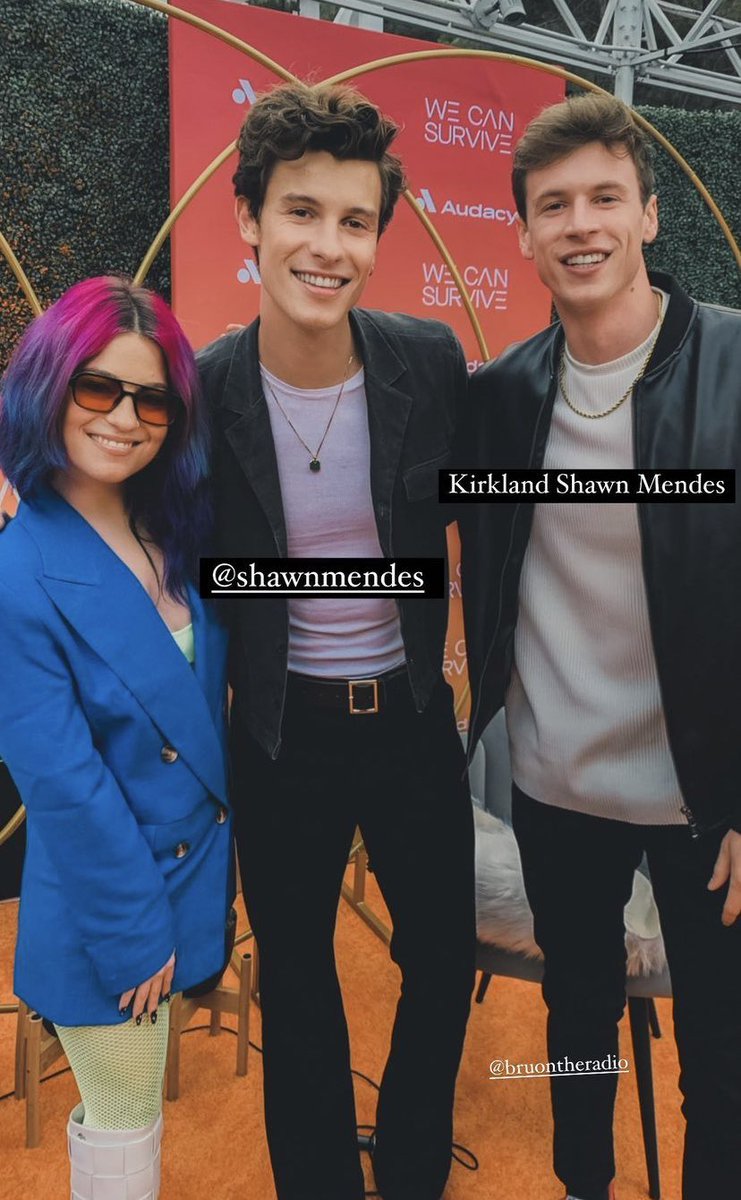 lnfoShawn's tweet photo. Shawn com os entrevistadores do #WeCanSurvive https://t.co/4IxsiVow6y