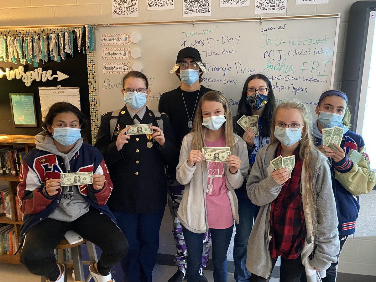TheELAchick's tweet photo. These Cardinal Time Crew members all earned some cold hard cash by having all A’s this quarter and had the opportunity to take a walking field trip to Casey’s for a treat. Way to work hard! #cardinalpride https://t.co/ktDS4NmhxR