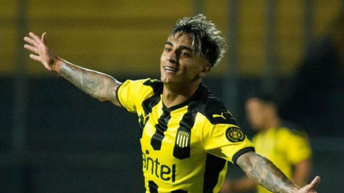 INFO, TORRES. La info a esta hora es que el jugador no tiene lesión ósea. Esta muy dolorido por el impacto del golpe y se lo mantendrá en observación en las primeras 48hs. No se descarta someterlo a un estudio de imagen para saber 100% lo afectado que tiene el tobillo.