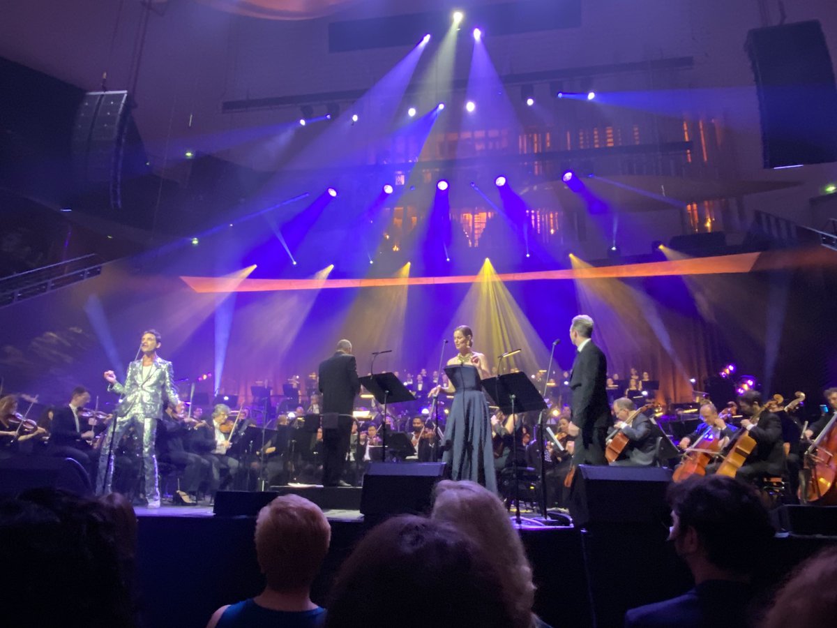 Devos_Isa's tweet photo. Just no words to describe all my feelings and emotions after this very 1st night of #MikaPhilarmonic ♥️♥️♥️
Wonder if tomorrow could even be better.
Thank you @mikasounds for this !!! And thank you @idafalkwinland @creepy_neighbour_max and #SimonLeclerc
You rock 🔥🙏🏻 https://t.co/aHwCIkz5zC