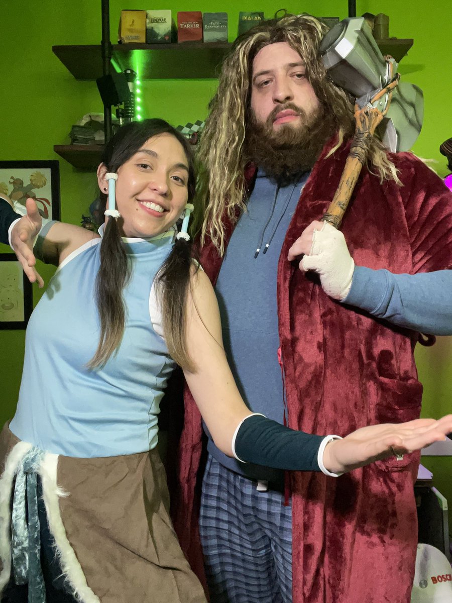 MekaZeth's tweet image. Went to Halloween trivia night and pants won the Halloween contest.