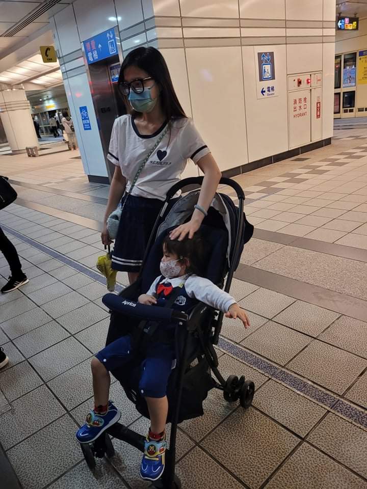 兒子去音樂律動課試聽
🎼🎵🎶🎼🎵🎶🎼 https://t.co/NwDnyKbKtT