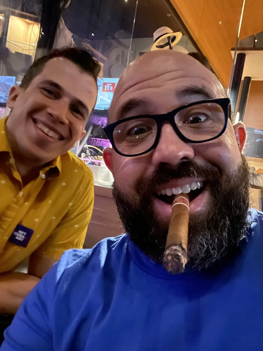 nftcubaart's tweet photo. 😁 The first Miami meetup of https://t.co/m91vNg4mps !! Thank you to the community for the special Cuban gifts!

🎉There is much to celebrate and so much more to come!

Pa’la Luna ! 🇨🇺🇺🇸🚀🌛

#MiamiTech #NFTCommunity #nftcollectors #CubanNFTcommunity https://t.co/B6SNxjcd5s