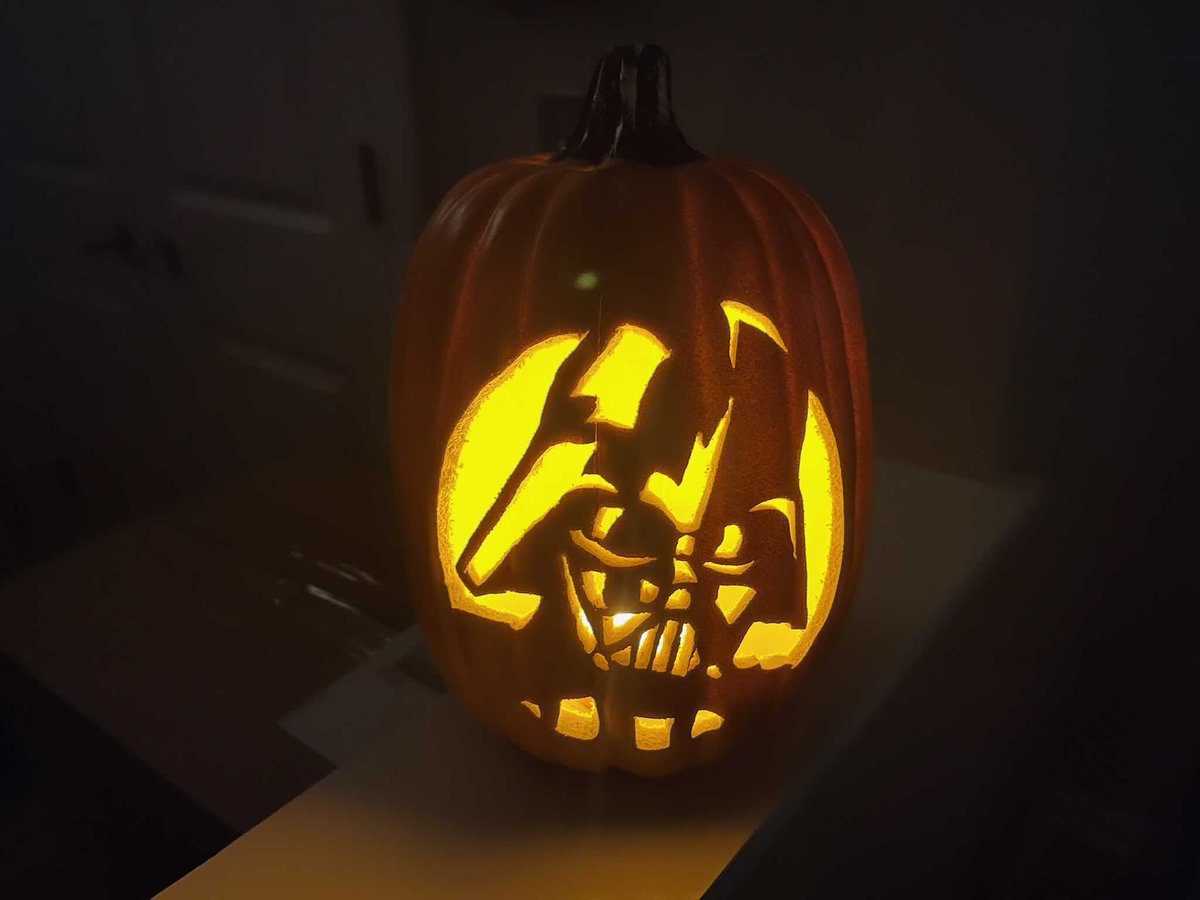 YogaJen70's tweet photo. My brother carved this! Took 3 hours he said. https://t.co/fKjYkGufpZ