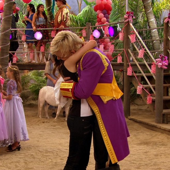 AustinAndAllyM_'s tweet photo. Les presento a Auslly "La pareja con cero química" y que "mendigaba apoyo" de Disney Channel (Noten el sarcasmo).
°
#AustinAndAlly #AustinAndAllyTheMovie https://t.co/dhY595mcGu