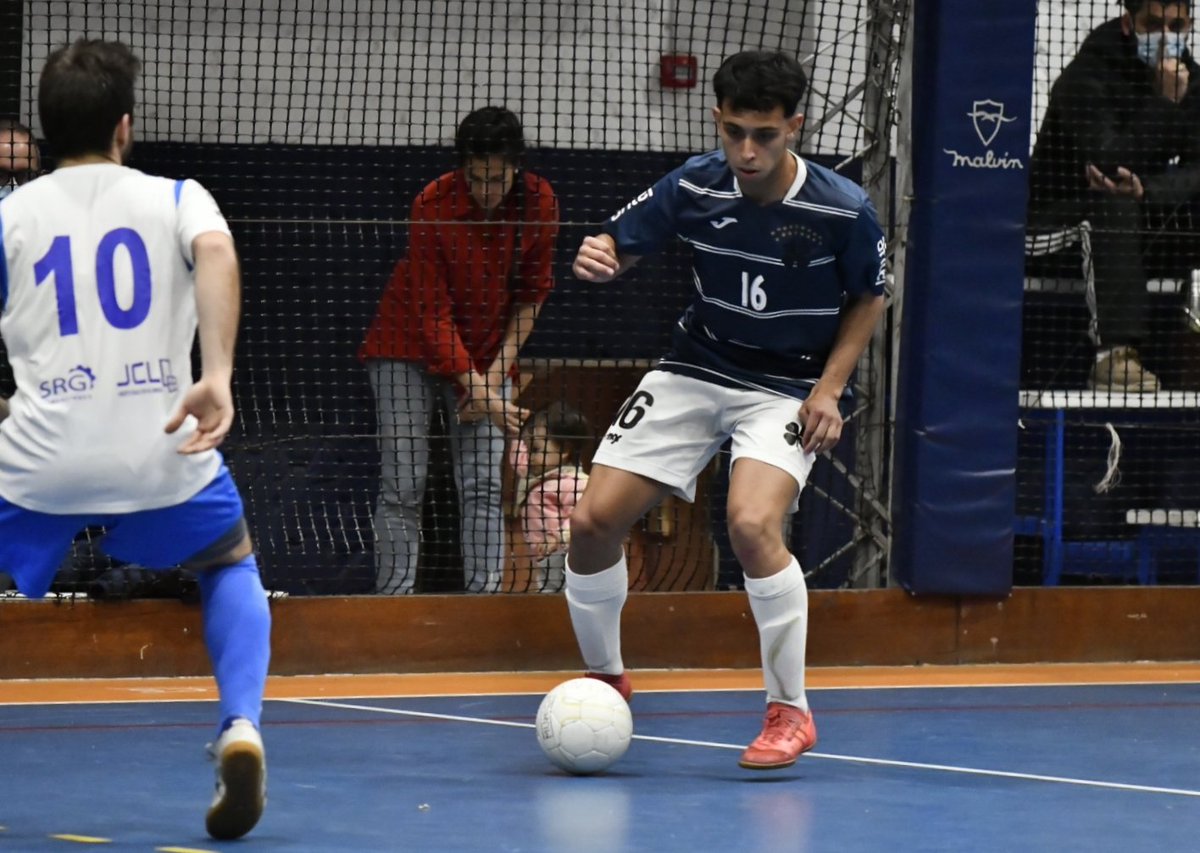 Guille263's tweet photo. #Primera | La vuelta de Luciano Soria al deporte es un golazo de #OldChristians para lo que resta de la competencia. Enorme condiciones que encajan a la perfección en el esquema coloniense. Hoy demostró calidad. Físicamente impecable. Incorporación de lujo. https://t.co/nyug7MZEXT