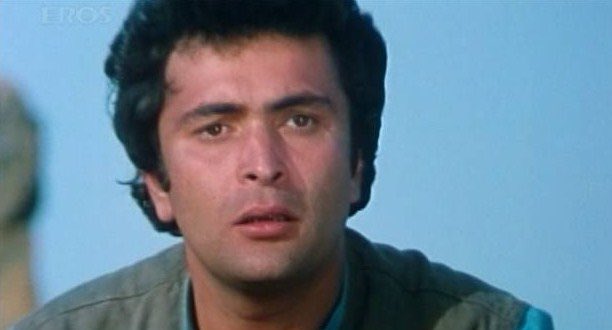 RishiLoops's tweet photo. Rishi Kapoor in Saagar is a just entirely splendor. 💓💓💓 https://t.co/1w9reKnDRG