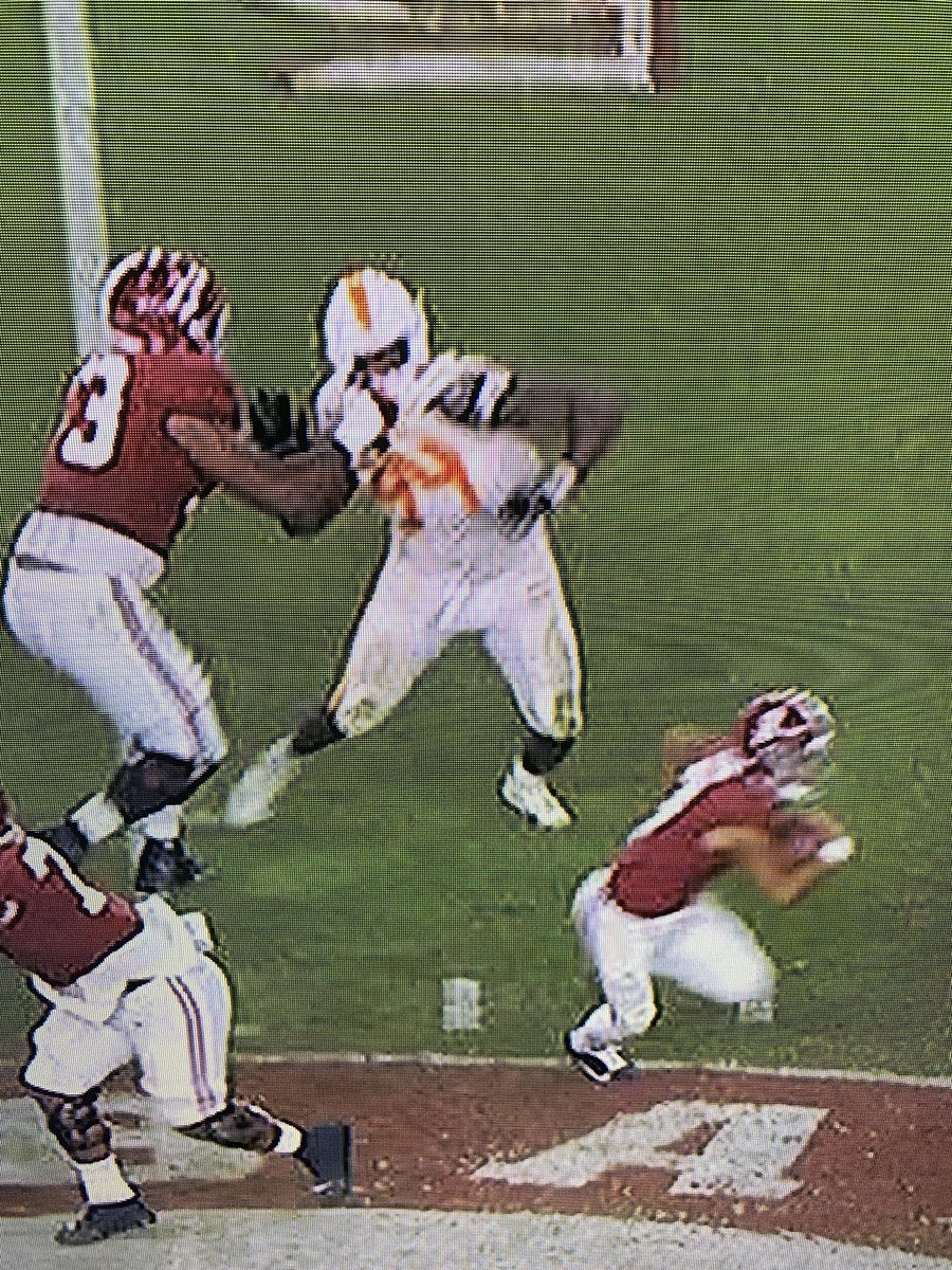 3rd down scramble by Young, wonder why Butler couldn’t make the tackle #Vols #Holding
