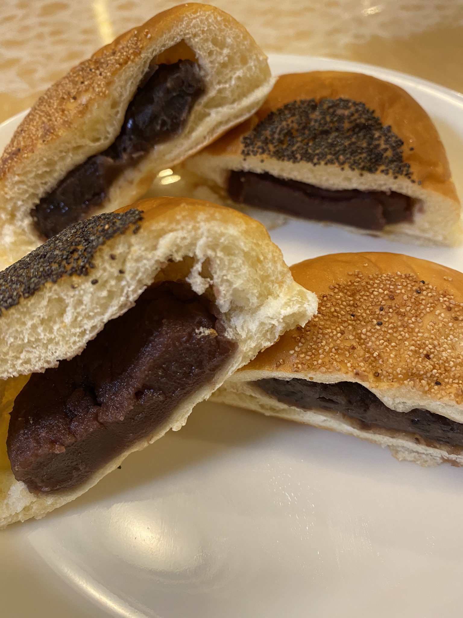 ういの ペアfs あんぱんを食べてりくりゅうを応援しますよ ちなみにアンパンマンの中身は つぶあん だそうです でも 明治時代に初めて作られて評判を取ったあんぱんは こしあん だったそうです つぶあん こしあん 我らあんこ党 りくりゅう
