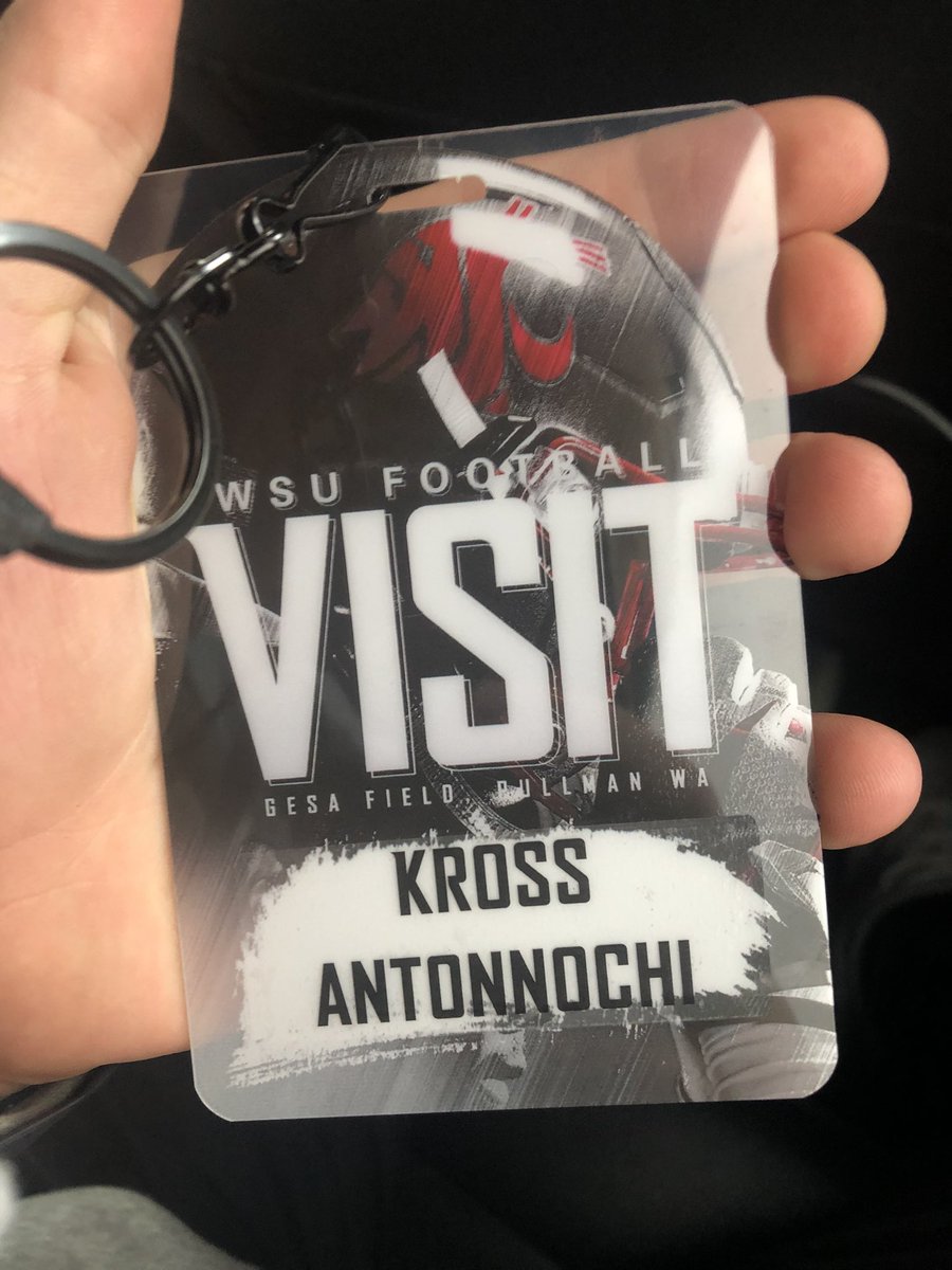 Had a great time at the Washington state game! Thank you for having me <a href="/CoachOmura/">Josh Omura</a> <a href="/SAMIEPARKER/">SAMIE PARKER</a> @Jesse_Bobbit31 <a href="/BrandonHuffman/">Brandon Huffman</a> <a href="/RAREAcademyID/">RARE Academy</a> <a href="/WSUCougarFB/">Washington State Football</a>