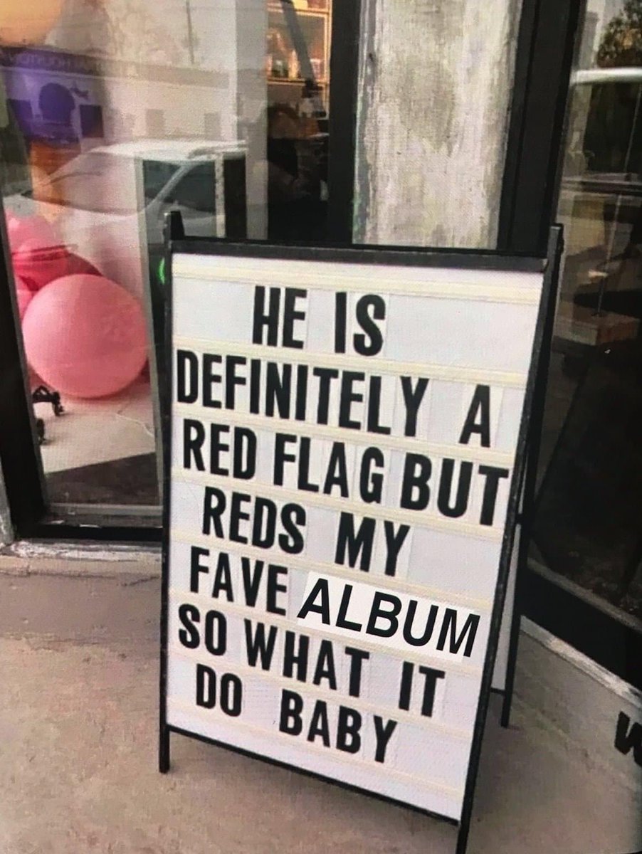 vkuznetsova13's tweet photo. red (Taylor’s Version) https://t.co/lD4ginl1AY
