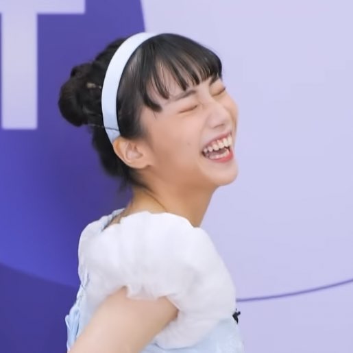 seoyoungeunpics's tweet photo. when youngeun reaches the peak of happiness: https://t.co/dweFA1cu74