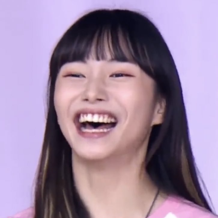 seoyoungeunpics's tweet photo. when youngeun reaches the peak of happiness: https://t.co/dweFA1cu74