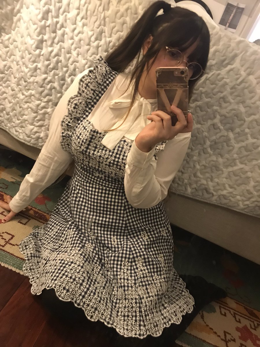 MatchaBunnyy's tweet photo. here is your monthly reminder that i’m adorable (and good at video games btw) https://t.co/siJD9Rr4f7