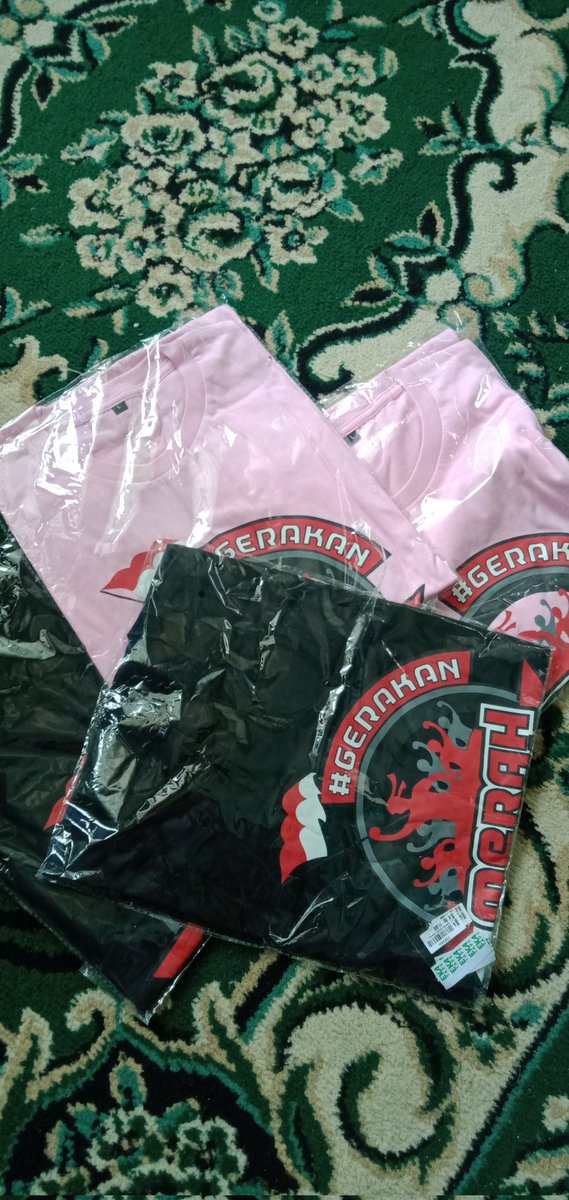 GA 4 kaos #GerakanMERAHPUTIH untuk 4 orang pemenang. 

Ukuran pink L 2 buah , ukuran XL hitam 2 buah. 

Syarat : RT

Ref : domisili n ukurn kaos dg hastag #GerakanMERAHPUTIH hanya
Untuk NKRI ✊🇮🇩

Cc Wak <a href="/caesar_emil/">•.¸♡ WAK_Emil ♡¸.•</a>
<a href="/dodhand/">UncleThumb 🇮🇩</a>  @AyahHanita___ <a href="/SantorinisSun/">Santorini♌</a> <a href="/Satria7108/">🇮🇩Satria Mahardhika🇮🇩</a> 

End besok