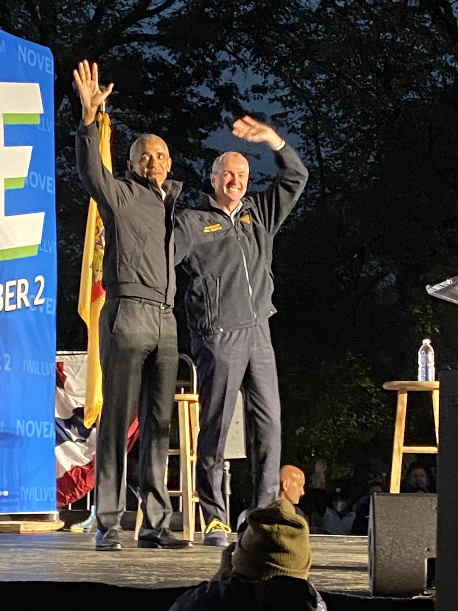 rupandemehta's tweet photo. Ahhh what a day! So up close to 44♥️

#dontboovote #njforward #wewontgobackwithjack #vote #philmurphy #sheilaoliver #newjersey #gardenstate #brickcity #barackobama #number44 #potus https://t.co/6jPaucqmHt