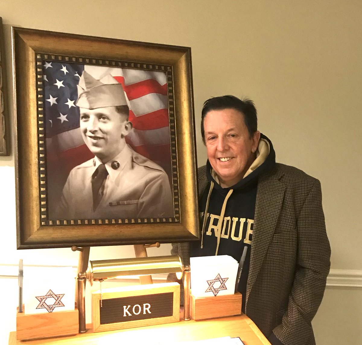 Alex Kor tweet media