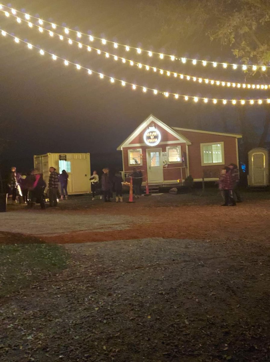 SuptMikeRowe's tweet photo. Had a blast at Harvest of Horrors with the #RoweBots tonight. https://t.co/rZ9mDNH59j