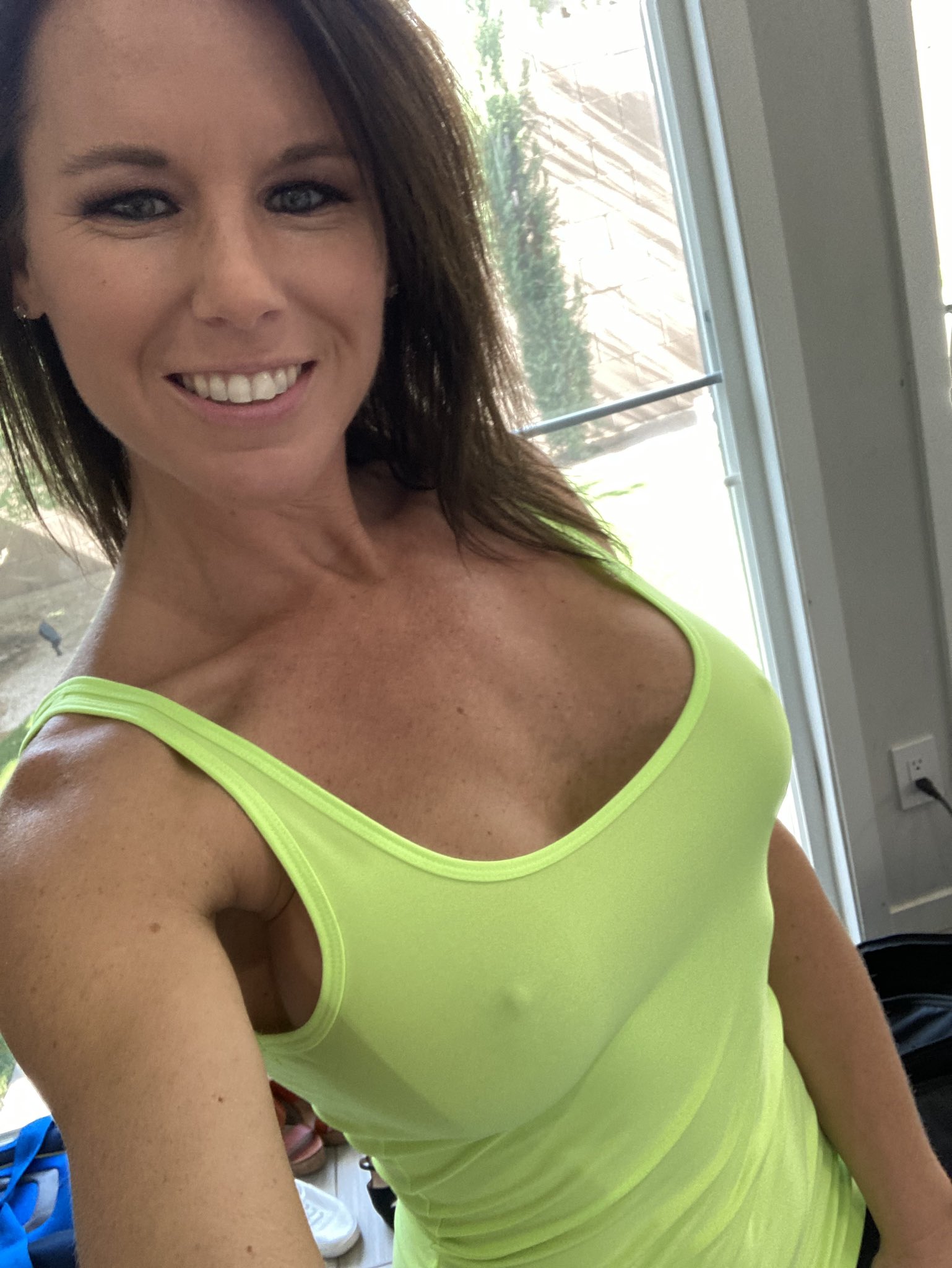Who can I message when I’m horny???? https://t.co/nB7yudqWGX
