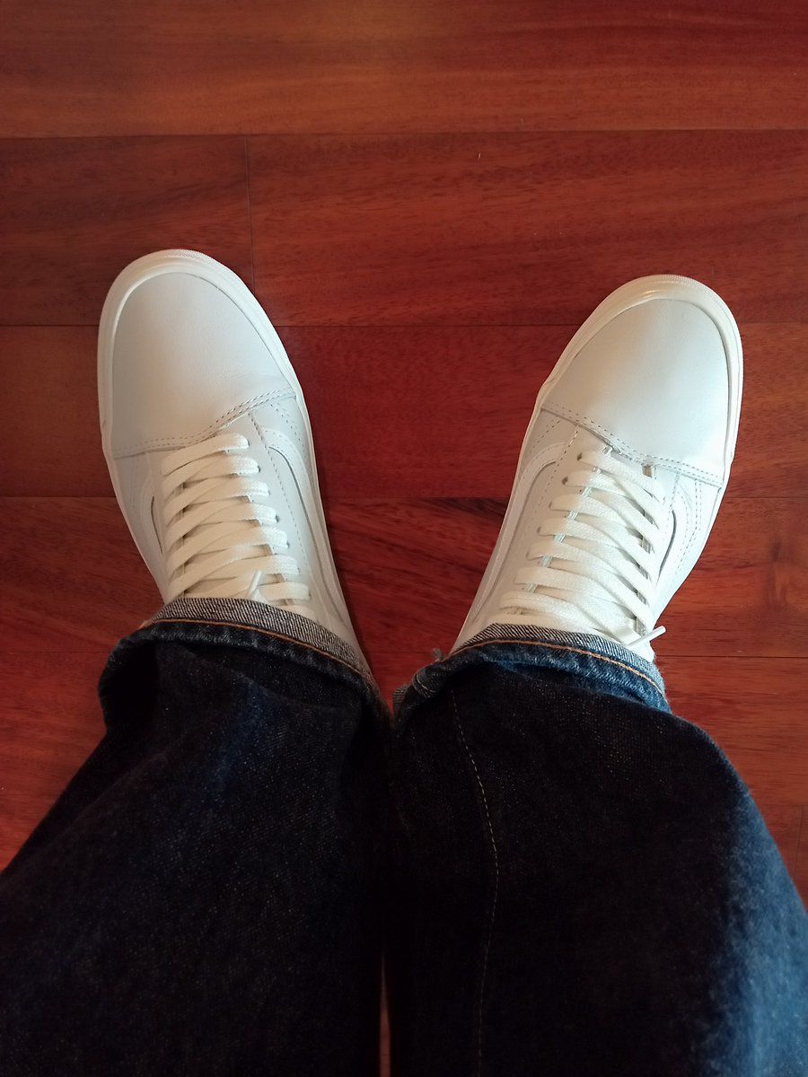 rodeo_13's tweet photo. 今日はこいつを卸して散歩行ってくるよ😊
#vans
#Anaheimfactory
#バンズ大好き https://t.co/3g1YSoZXQk