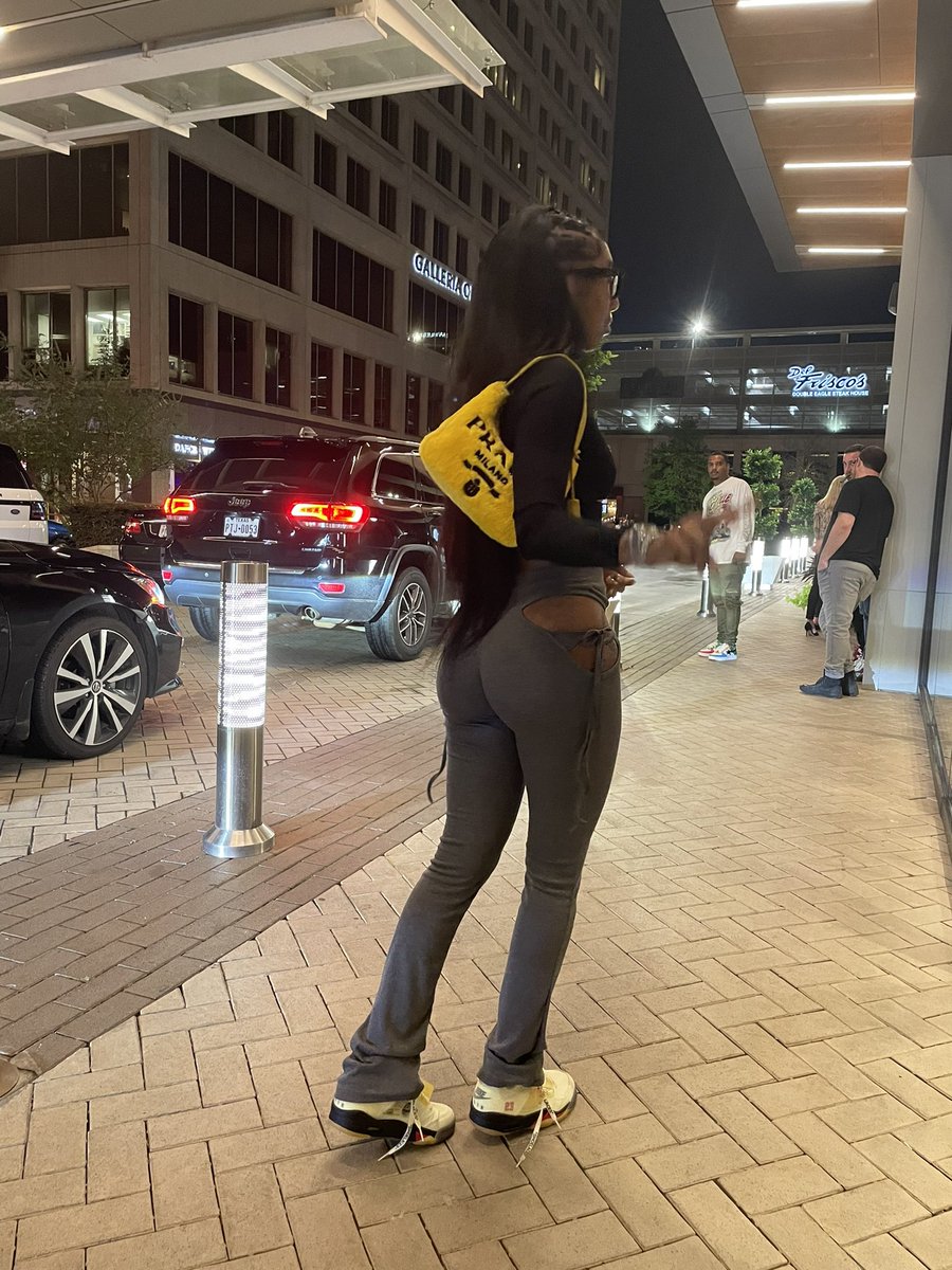 toriannabreaux's tweet photo. we going till 5 in da morning https://t.co/WG37ECcGYX
