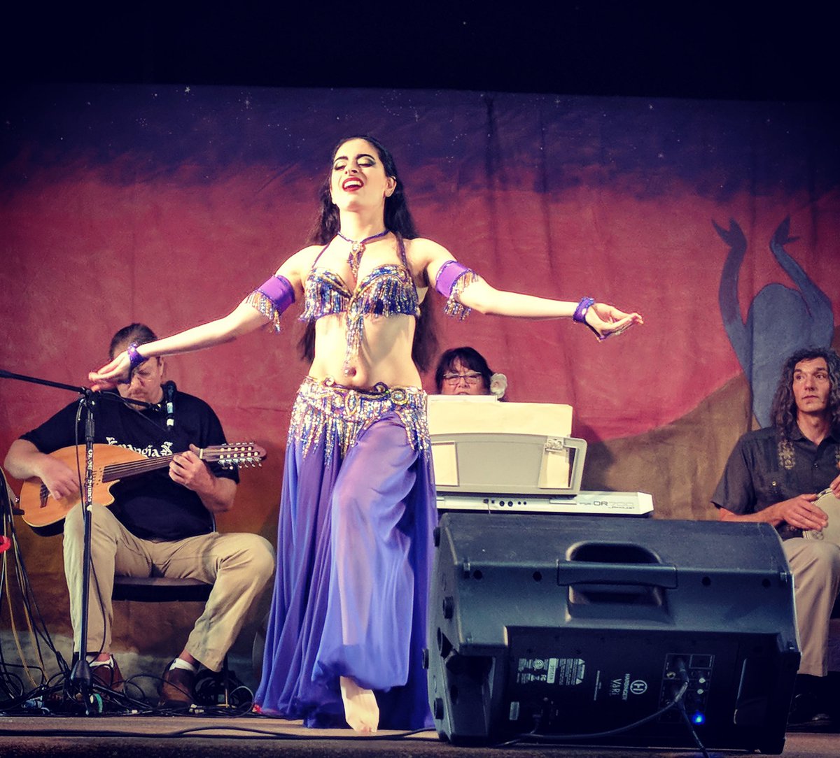 Dancing with Pangia band back in the day!
#bellydance
#middleeastern