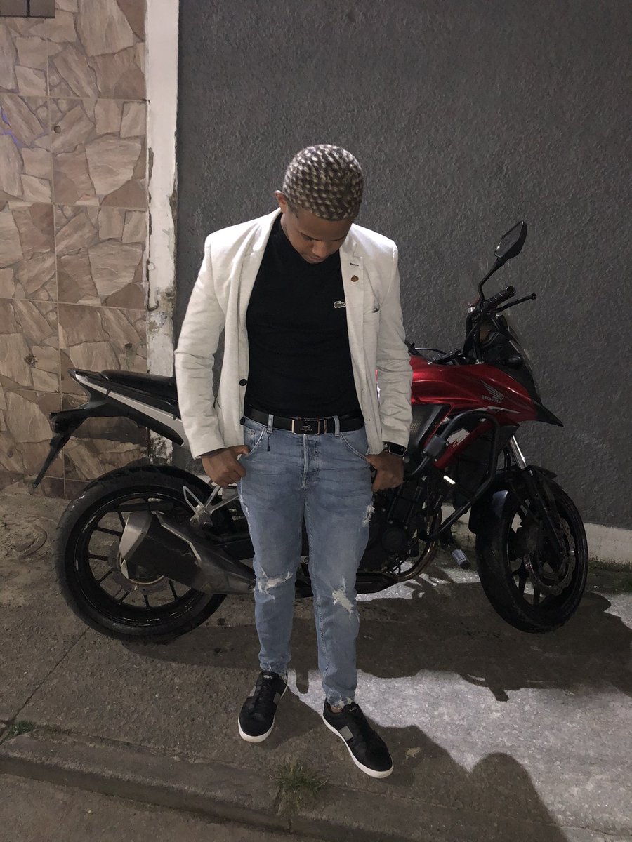 jrdo15's tweet photo. Chique &amp; elegante 😬🥰🤯🎶❤️🤴🏾 https://t.co/6byVNEqHiM