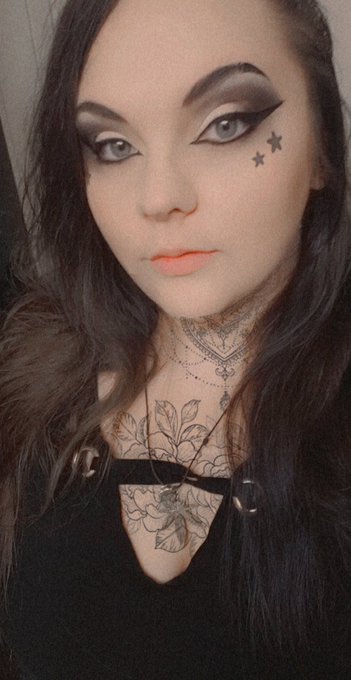 Give in to me ;)  Findom finbrat cashslave whalesub cashcow paypig relapse https://t.co/bOj4MvaFhD