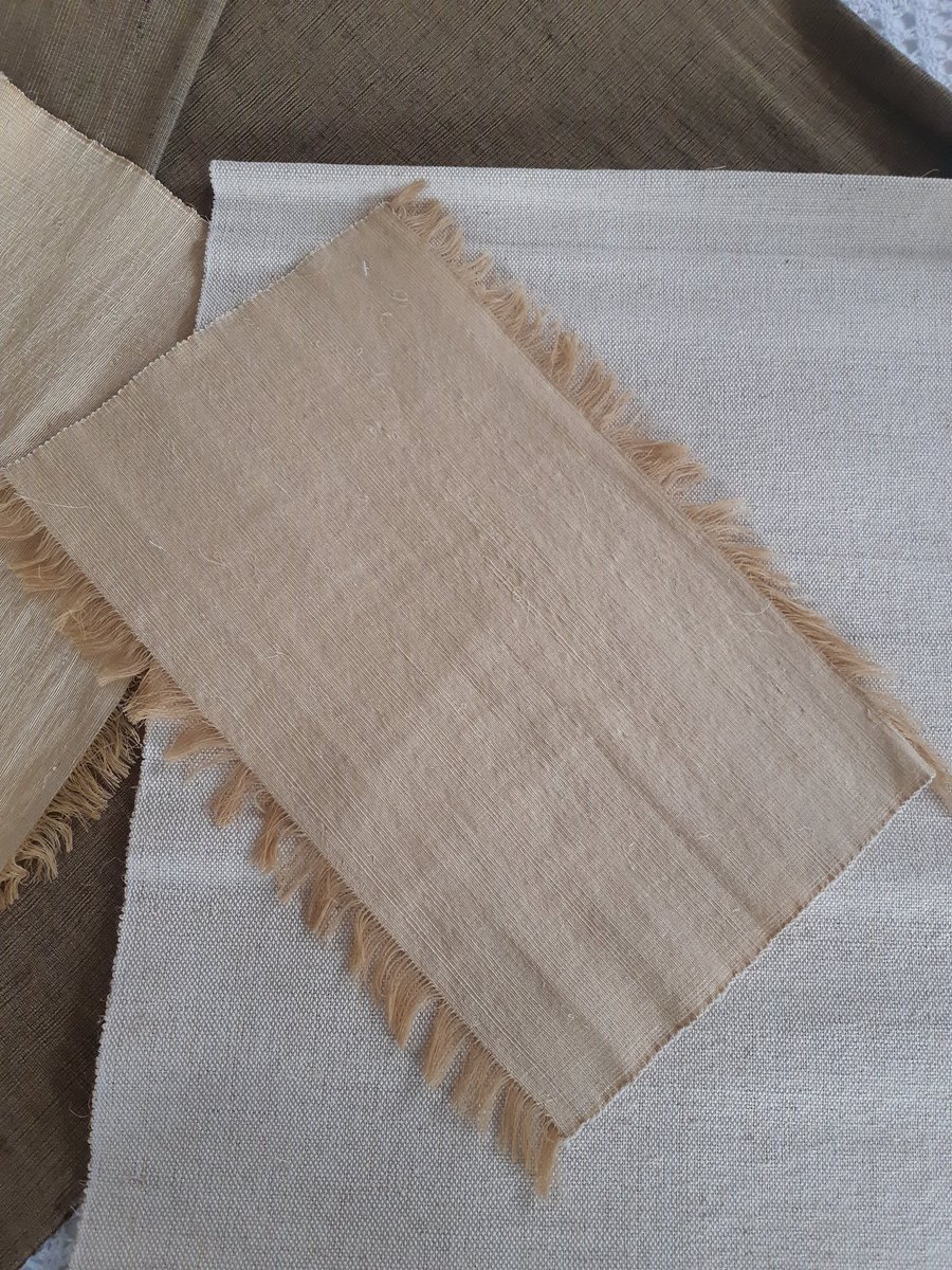 lucylcas's tweet photo. Telas elaboradas con #FibraDePlátano individuales y caminos de mesa en #TelarHorizontal #HechoAMano #EscuelaDeArtesyOficiosSantoDomingo #Tejeduría #PigmentosNaturales #FlorDeChikalá https://t.co/RcMU6YgAZ7