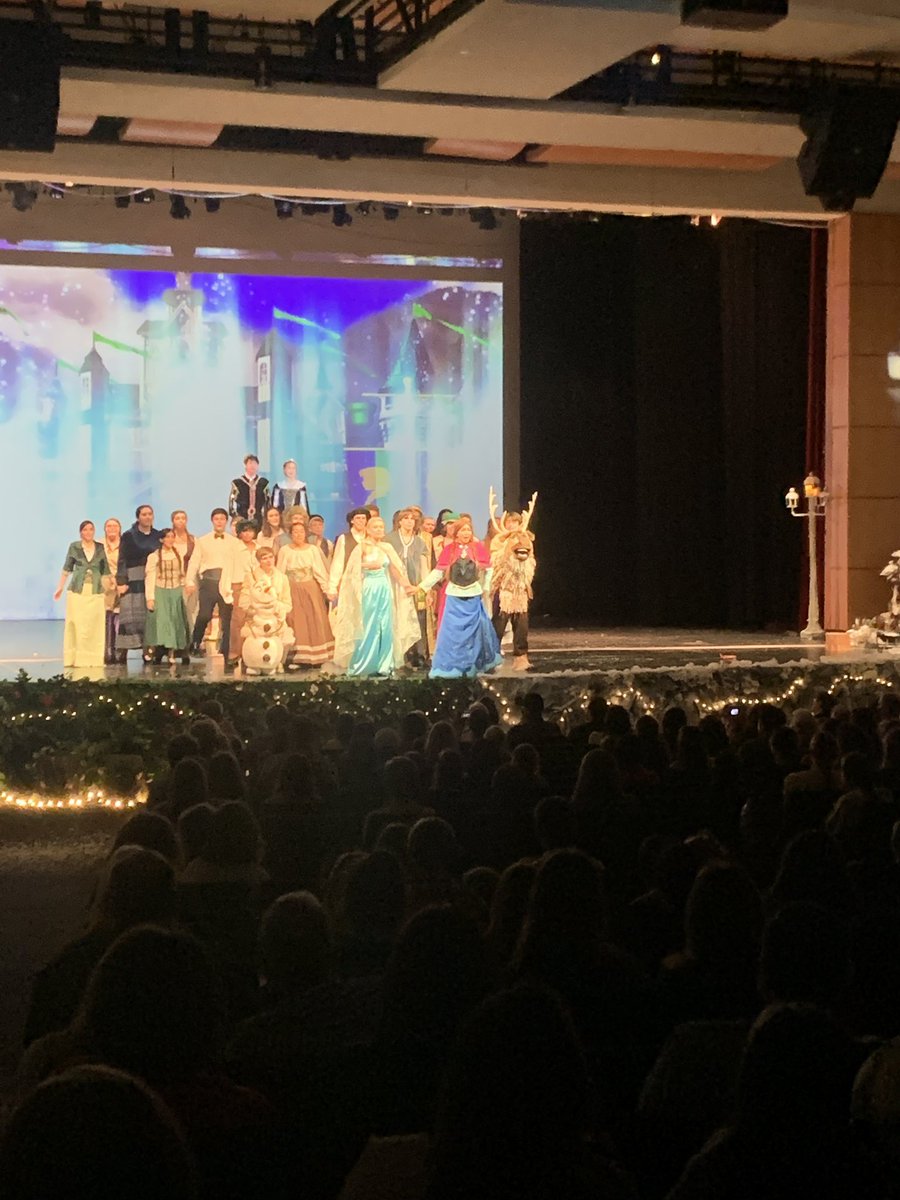 GHSTheatre1574's tweet photo. They “LET IT GO” tonight and it was SPECTACULAR!! Don’t miss out on your chance to see the “ICE” cast next week! Get your tickets at https://t.co/votgiOlDlQ before they melt! ❄️❤️💙🎭 @GCISDFineArts https://t.co/vePDNgxaVh