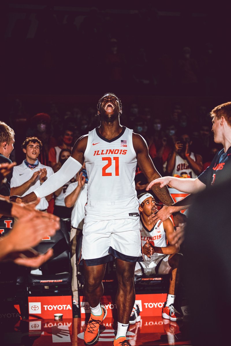 Illinois Athletics tweet media