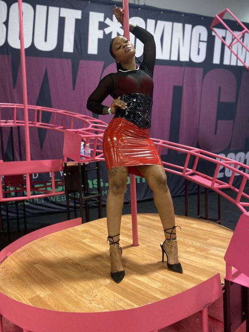 Mistress Reign Royalty - 2 pic. 2nd Day of Exxxotica NJ If you were here, you know I’m fine in real life 💋 https://t.co/uKxq9zICRg